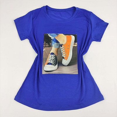 Camiseta Feminina T-Shirt Azul Royal com Strass Estampa Tênis Laranja