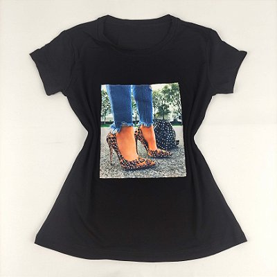 Camiseta Feminina T-Shirt Preta com Strass Estampa Scarpin Onça Jeans