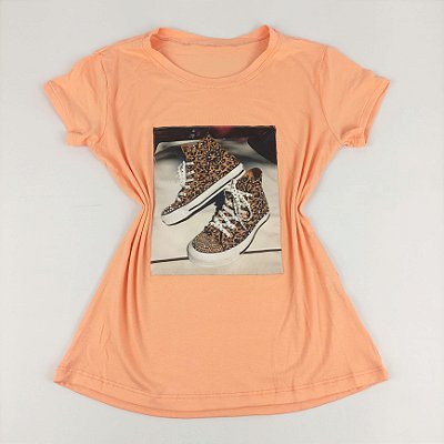 Camiseta Feminina T-Shirt Coral Laranja Claro com Strass Estampa Tênis Star Onça