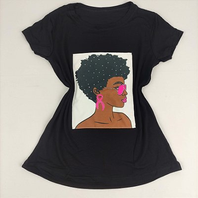 Camiseta Feminina T-Shirt Preta com Strass Estampa Mulher Acessório Rosa