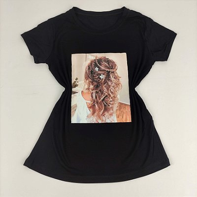Camiseta Feminina T-Shirt Preta com Strass Estampa Mulher Penteado Flores