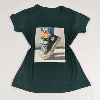 Camiseta Feminina T-Shirt Verde Escuro com Strass Estampa Tênis Verde Militar