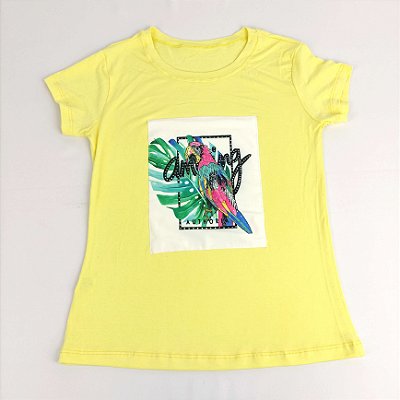 Camiseta Feminina T-Shirt Amarelo Bebê com Strass Estampa Arara Amazing