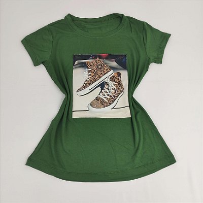 Camiseta Feminina T-Shirt Verde Militar com Strass Estampa Tênis Onça Casual