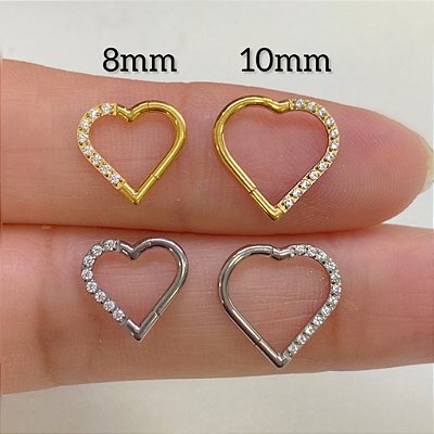 ARGOLA TITÂNIO CORAÇÃO ZIRCÔNIAS CLICKER