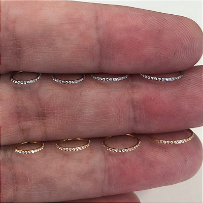ARGOLA AÇO NARIZ BASIC ZIRCÔNIAS CLICKER