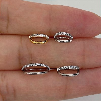ARGOLA TITÂNIO LATERAL LISO ZIRCÔNIAS CLICKER