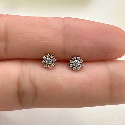 LABRET TITÂNIO FLOR DRIADE ZIRCÔNIAS