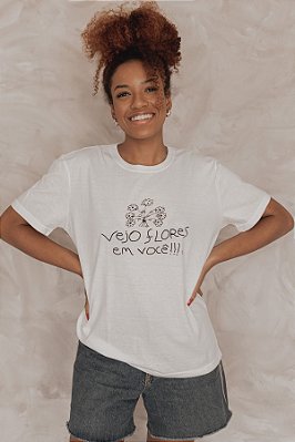 Camiseta T-Shirt em Malha PET Reciclada - Flores