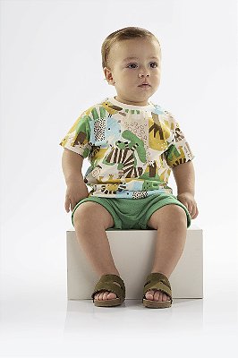 Conjunto Infantil Masculino com Camiseta Estampa Floresta com Bichinhos e Bermuda Verde Up Baby