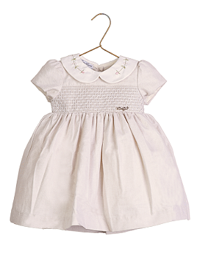 Vestido Infantil Social Bege em Tecido Oxford com Gola Bordada com Flores Two Angels