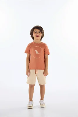 Conjunto Infantil Masculino com Camiseta Marrom e Bermuda Bege Quimby
