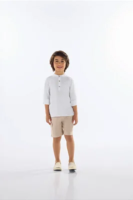 Conjunto Infantil Social para Menino com Camisa tipo Bata Branca e Bermuda Bege em Tecido Sarjado Quimby