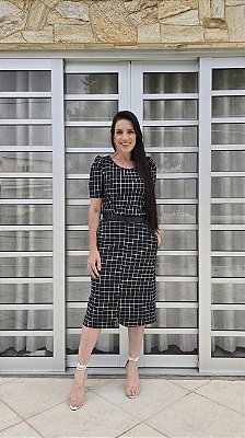 Camiseta Manga Curta Preto e Branco