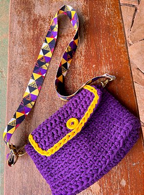Bolsa tiracolo roxa e amarelo