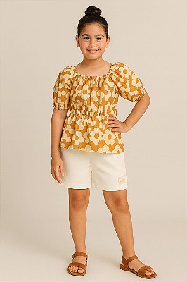 Conjunto Infantil Bata Floral Caramelo e Shorts