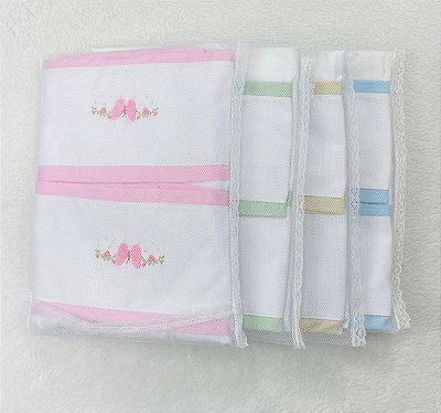 Toalha de Bebê Kit 3 Peças Barrado e Bordada