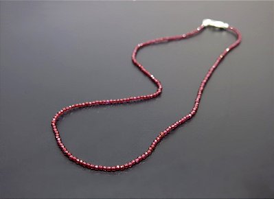 COLAR DELICADO GRANADA FACETADA GRANADA