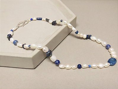 COLAR PÉROLA E LÁPIS LAZULI II