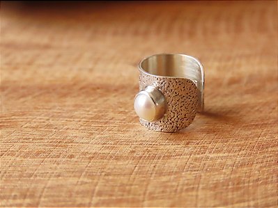 EAR CUFF TEXTURA PÉROLA BIWA