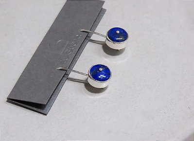 BRINCO GANCHO LÁPIS LAZULI
