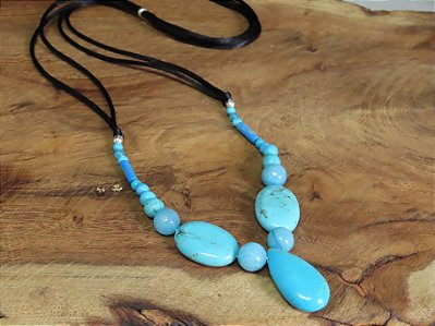 COLAR SEDA COM HOWLITA TURQUESA
