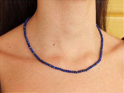 COLAR DELICADO LÁPIS LAZÚLI