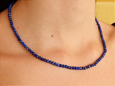 COLAR DELICADO LÁPIS LAZÚLI