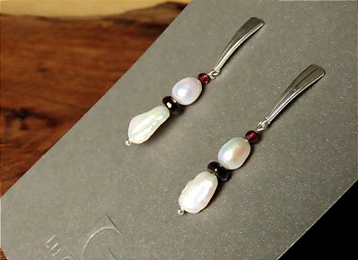 BRINCO IARA PÉROLA BIWA E GRANADA II