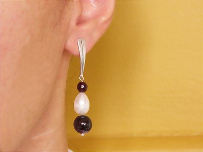 BRINCO IARA GRANADA E PÉROLA BIWA III