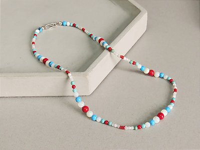 COLAR DELICADO PEDRAS VARIADAS