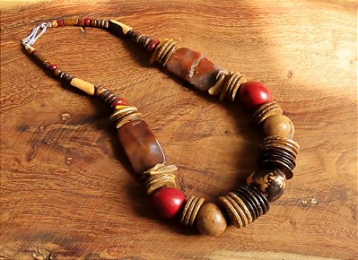 COLAR ÉTNICO AÇAI, JARINA E MADEIRAS DIVERSAS