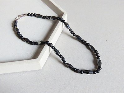 COLAR ÁGATA, HEMATITA E LAVA VULCÂNICA