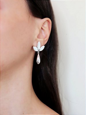 BRINCO FLOR DE LÓTUS TRUQUEL PRATA