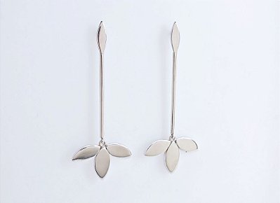 BRINCO PÊNDULO FLOR DE LÓTUS