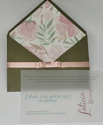 Convite casamento verde envelope forrado flores