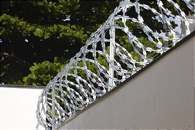 Cerca Concertina Dupla Clipada de 45 cm com kit de instalação