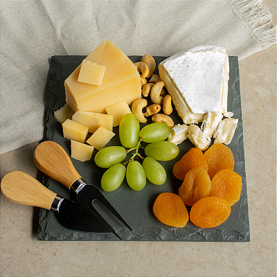 KIT PARA TÁBUA DE FRIOS - 1 PRATO QUADRADO 20x20cm, 1 FACA E 1 GARFO CABO DE MADEIRA - ARDÓSIA - COR GREY