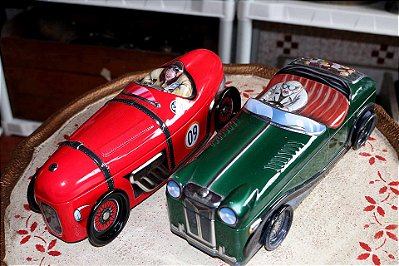 Kit RACING com 1 lata de bolachas alemã rara carro verde e 1 lata de bolachas Silver Crane carro vermelho