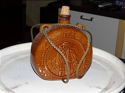 Cantil de Vinho Porcelana Andradas MG
