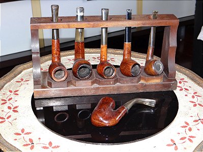 Coleção de 6 Cachimbos de Madeira de Lei com mostruário de madeira
