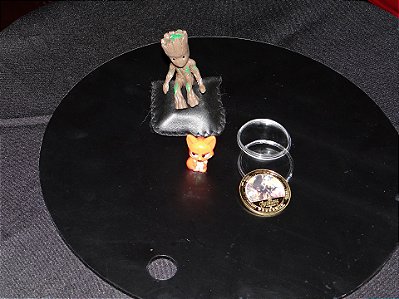 Kit com 1 boneco do GROOT de Guardiões da Galáxia e 1 Moeda dos VINGADORES