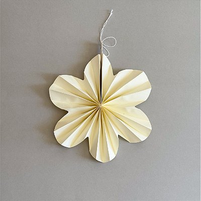 Fiorata Leque formato flor Creme- 3 un.