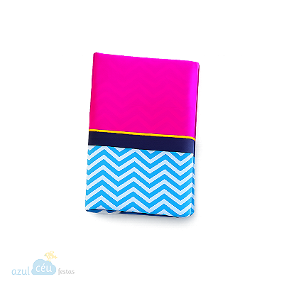Trilho de mesa Estampa Chevron Azul – 0,45 x 1,45 m com barra rosa e marinho