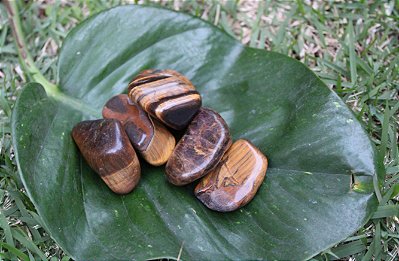 Pedra Olho de Tigre Rolada Unitária 3 a 4 cm