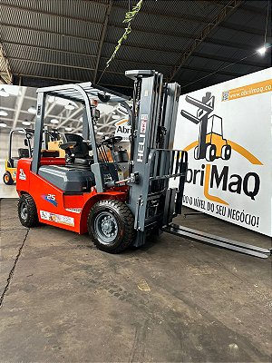 EMPILHADEIRA HELLI MODELO : CPQD25 TORRE : TRIPLEX 4,7 MTRS COM DESLOCADOR CAPACIDADE : 2,5 TON COMBUSTÍVEL : DIESEL ANO : 2025
