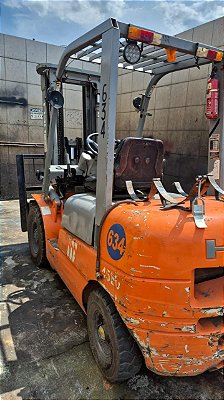 EMPILHADEIRA HELLI MODELO : CPQD25 ANO : 2011 ​​​​​​​COMBUSTIVEL: GLP TORRE : TRIPLEX 4,7 MTRS COM DESLOCADOR