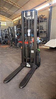 EMPILHADEIRA PATOLADA HANGCHA MODELO : CDD15 LÍTIO TORRE : DUPLEX 3,6 MTRS CAPACIDADE : 1,5 TON ANO : 2025 0KM VALOR : R$ 38,900,00