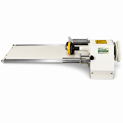 MÁQUINA DE CORTAR VIÉS INDUSTRIAL BRACOB BC 801A 1 FACA SERVO MOTOR 550W BIVOLT + PÉS E MESA MONTADOS
