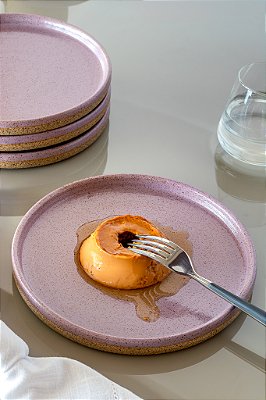 prato de cerâmica molle lilás